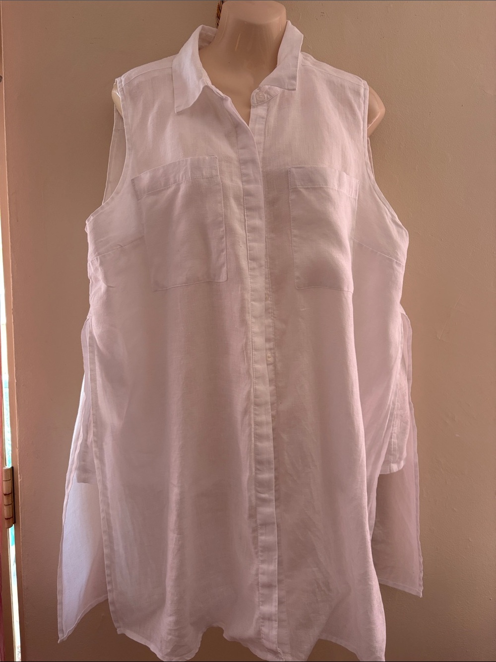 Chico's White Sleeveless Collared Tunic. Linen